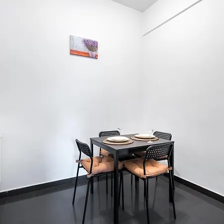 Daire Modern & Spacious - Prime Location Bucharest's Old Town Bükreş