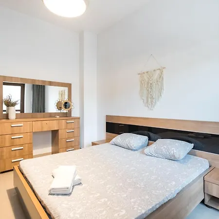 Modern And Spacious Apartment - Prime Location Old Town Bucharest Bükreş