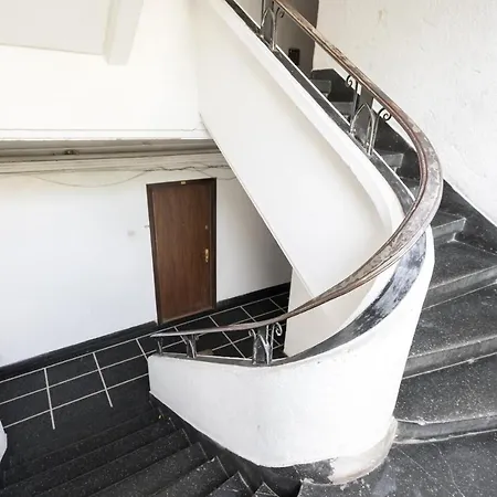 Modern And Spacious Apartment-prime Location Old Town Appartement