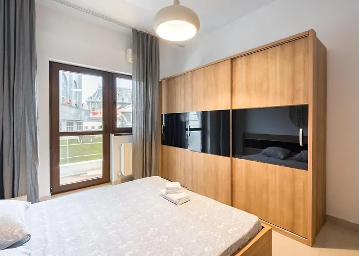 Modern And Spacious - Prime Location Old Town Lägenhet *