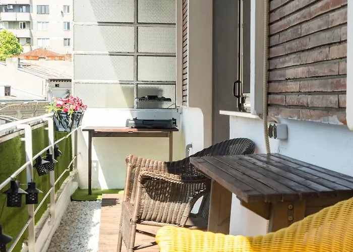 Modern And Spacious Apartment-prime Location Old Town