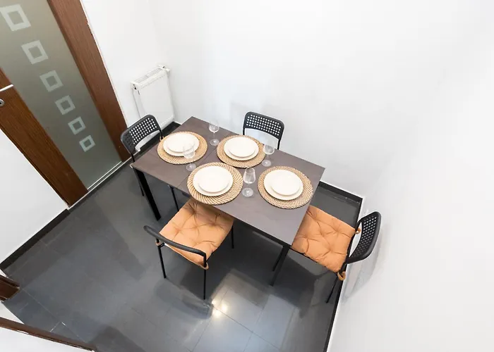 Modern And Spacious - Prime Location Old Town Daire *