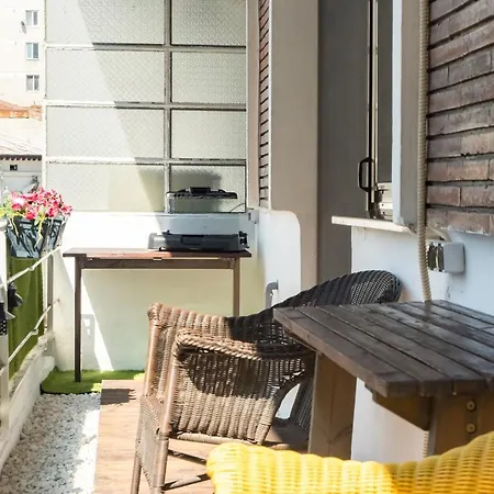 Modern And Spacious Apartment-prime Location Old Town