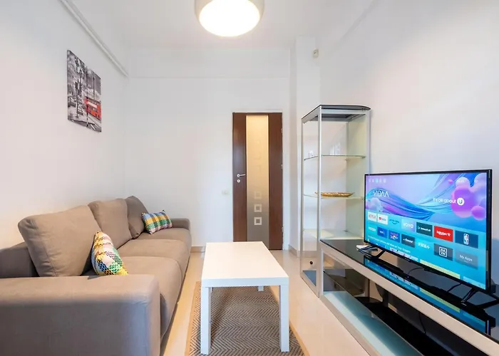 Modern And Spacious Apartment-prime Location Old Town *